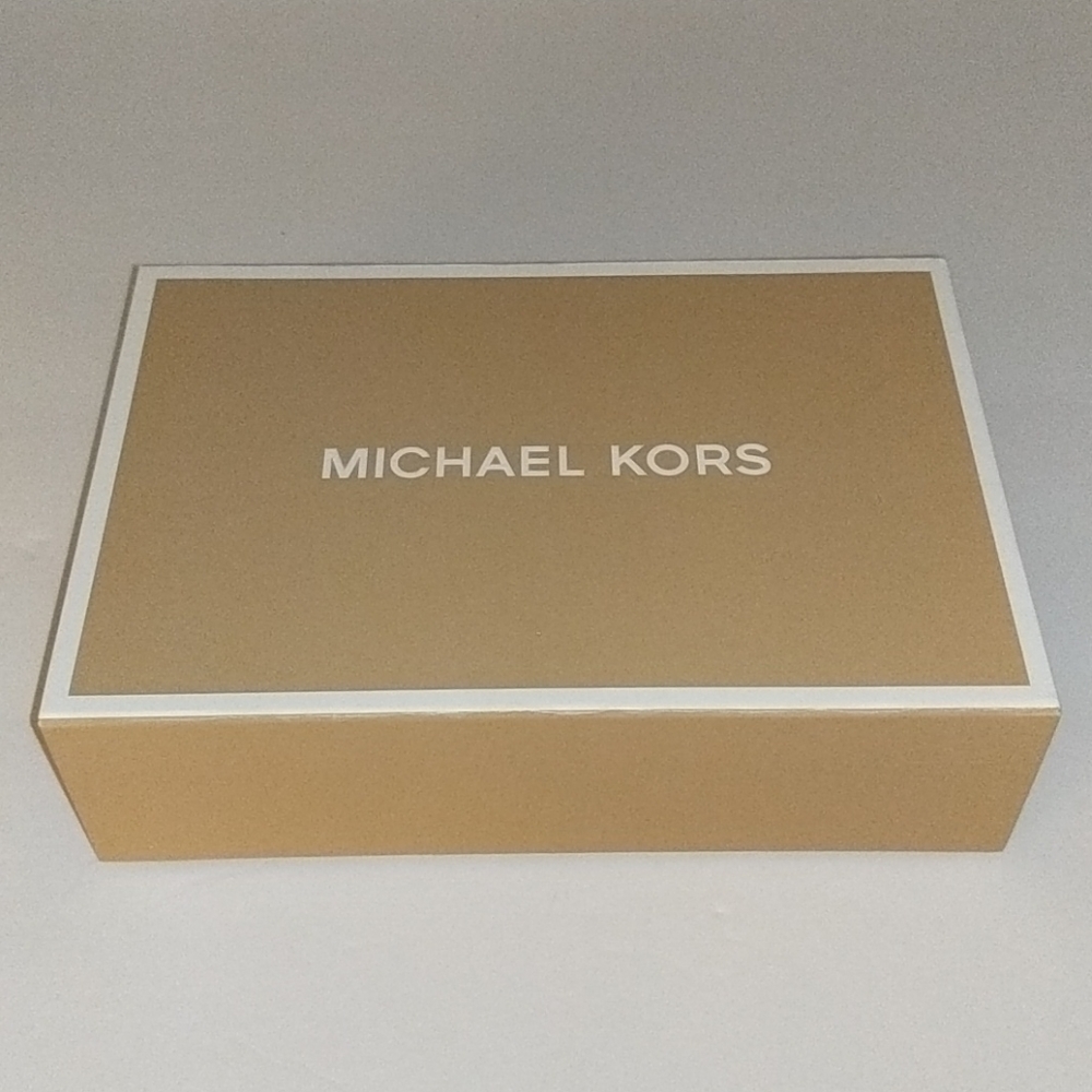 🍀 Michael Kors 🍀 MK Magnetic Gift Box Storage Holiday AUTH 🍀